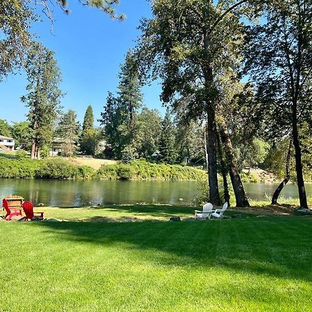 Deluxe Cabin 1 - Rogue River Resort غرانتس باس، أوريغون المظهر الخارجي الصورة