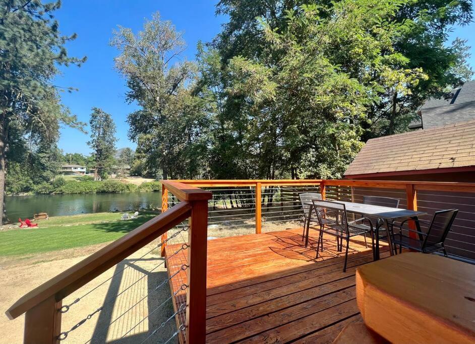 Deluxe Cabin 1 - Rogue River Resort غرانتس باس، أوريغون المظهر الخارجي الصورة